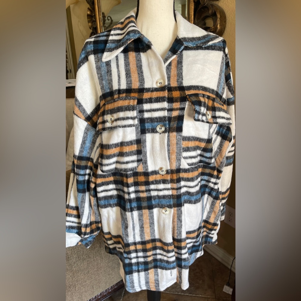 Mazik Multicolor Plaid Pattern‎ Button Shacket size small